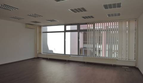 Prenájom kancelárie  na Karpatskej ul., 36m2,  80 m2 -130m2