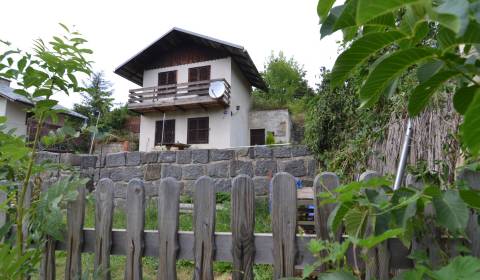 Dvojpodlažná chata v Bernolákove, vhodná i na celoročné bývanie