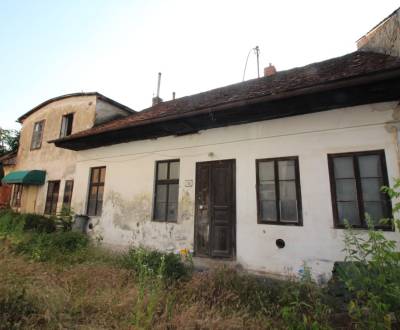 Predaj starý dom v centre mesta Trenčianske Teplice!