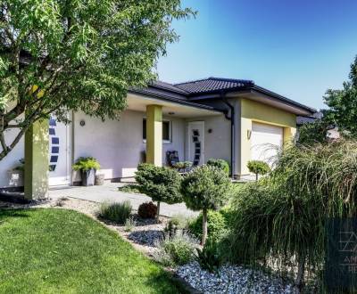 PREDANE Luxusný rodinný dom s prekrásnou záhradou v Senci