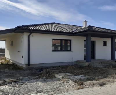 Novostavba 4 izb. bungalov pri jazere Hrubá Borša,100 m2+pozemok 500m2