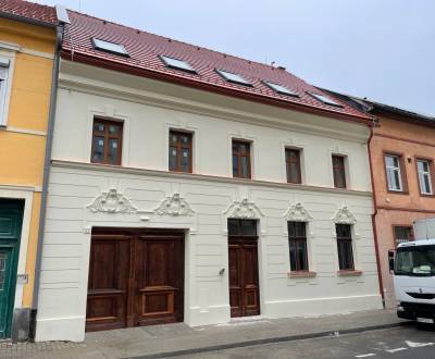 TOP ponuka 4-izbový byt na Čajakovej ul., Bratislava-Staré mesto