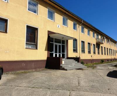 Administratívna budova so sklad. priestormi 1200 m2 - Tr. Bohuslavice
