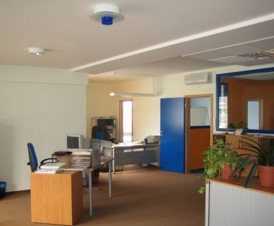 Prenájom reprezentatívnych kancelárskych priestorov,  166  m2, Zvolen