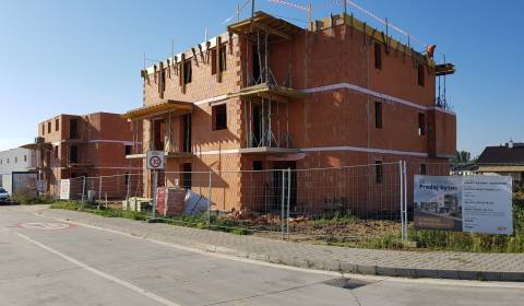 3-izb. byt v projekte Ružičky s terasou a predzáhradkou v OV (B2)