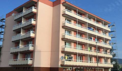 HĽADÁM: 4-izbový byt s balkónom, 80 m2, do 160.000,- €, RAJEC-Smreková