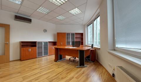 Predaj kancelárie 49 m2 + parking, Trenčín - Soblahovská