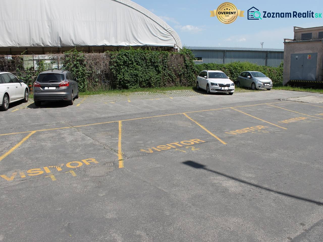 AMEX PARK- prenájom skladov a kancelárií - Parkovisko.jpg