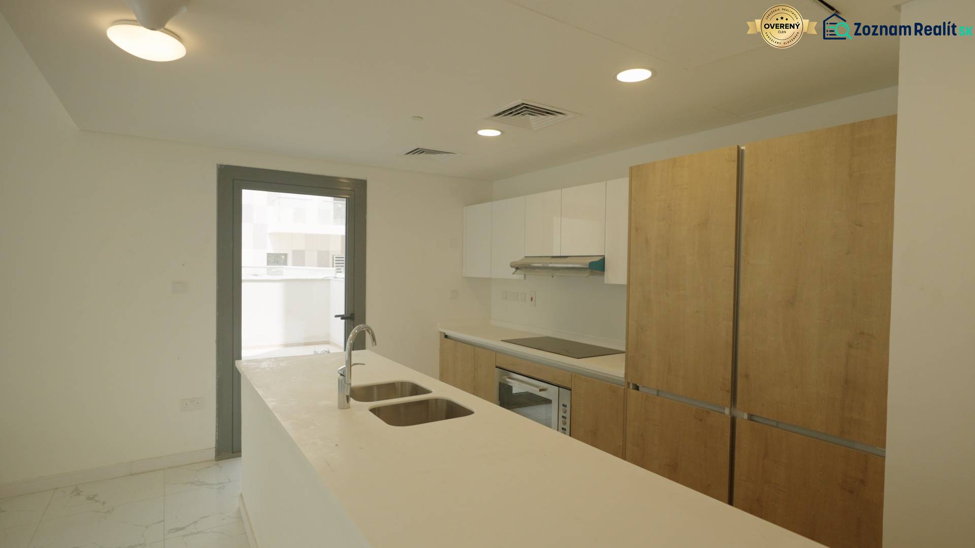 3izbový byt v Al Raha Lofts 1 - Abu Dhabi - C3513.00_00_20_43.Still050.jpg