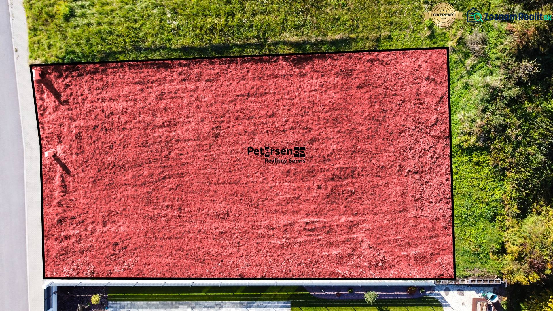 Predaj pekného stavebného pozemku v obľúbenej lokalite Beniakovce - Pozemky na bývanie v Beniakovciach s rovnou parcelou ideálnou na výstavbu.