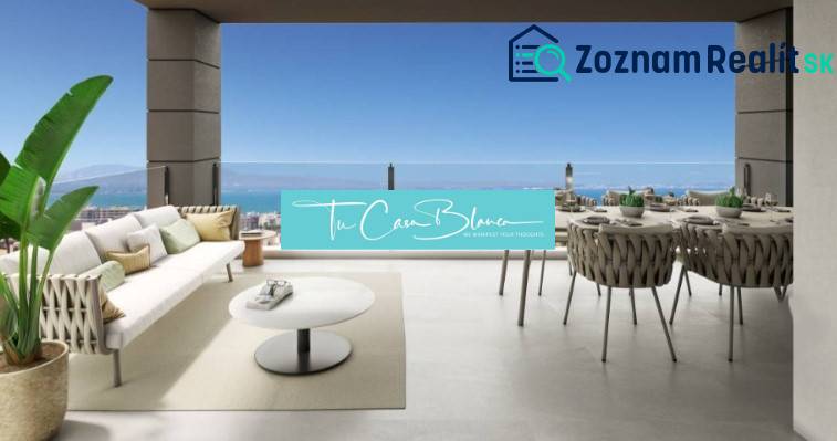 Novostavba Apartmán La Mata, 78m2, bazén, garáž - Veranda rekreačného apartmánu v Torrevieji s pohľadom na more a komfortným sedením.