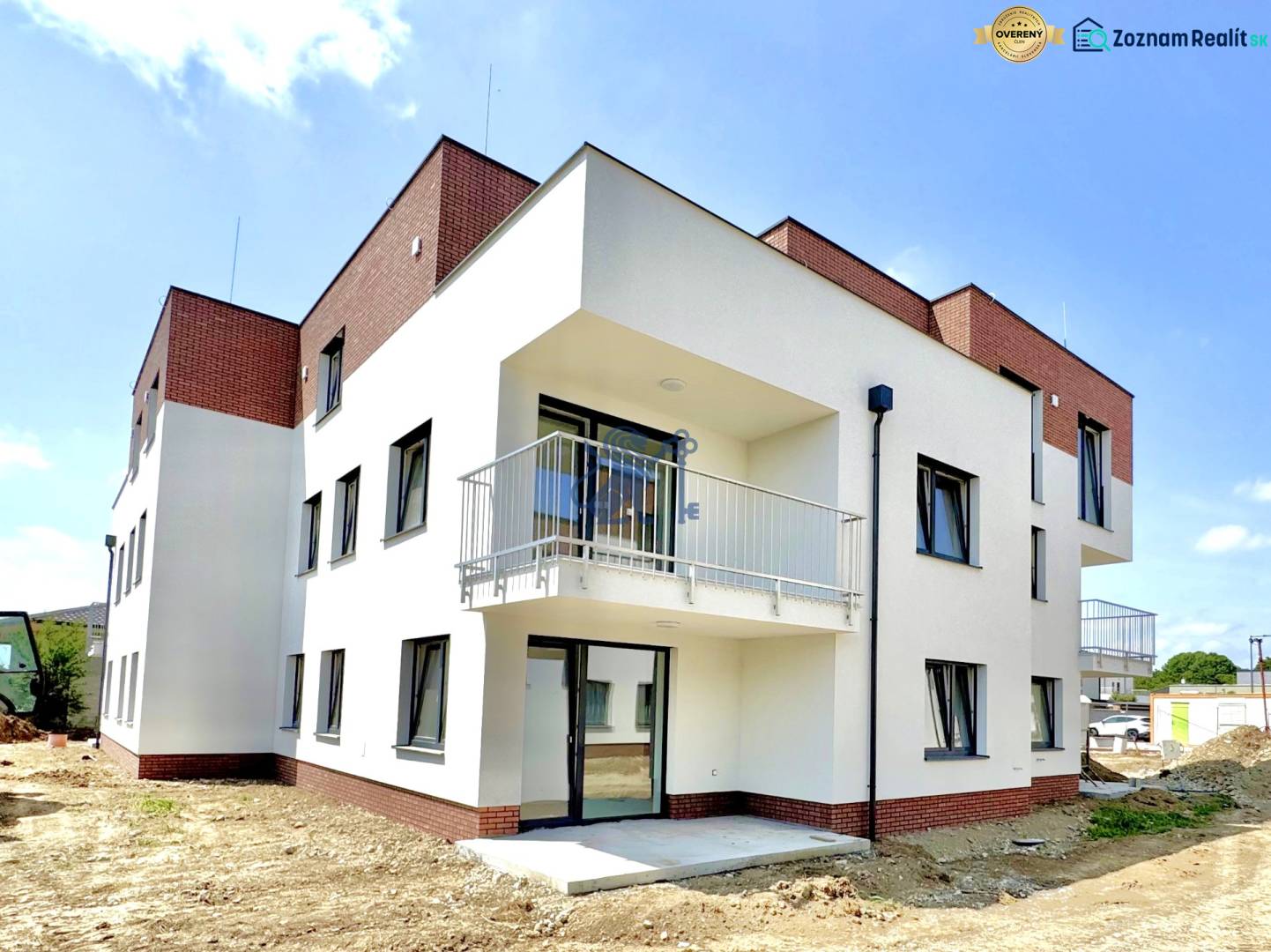 KOLAUDUJEME! Predaj 3-izb. bytu , Nová Tehelňa, Senec (A1102) - Novostavba na ulici Vtáčia v Senci, exteriér bytového domu s 3-izbovými bytmi.