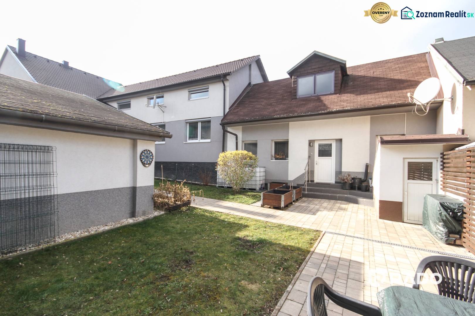 Veľký 6i RD, SUPER ivestičná príležitosť, Tr. Teplá - Rodinný dom na ulici M. R. Štefánika s dvorom a upravenou záhradou.