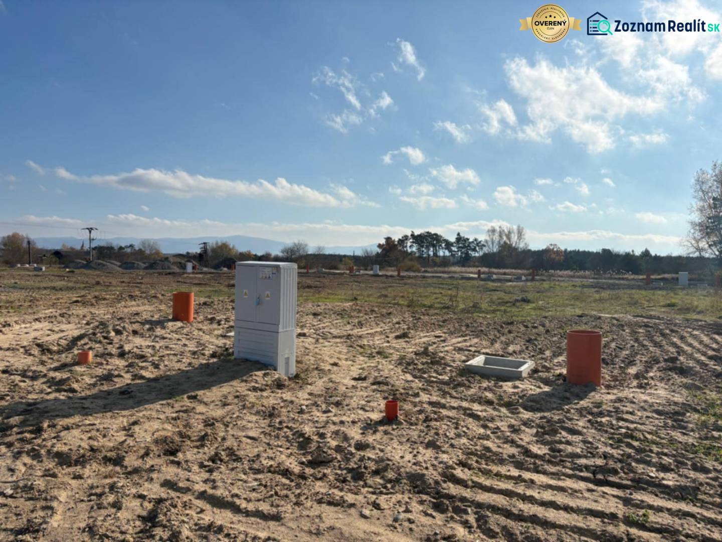 Stavebný pozemok na predaj - Studienka. - Pozemky - bývanie v Studienke na ulici Pod Borovicou s inžinierskymi sieťami.