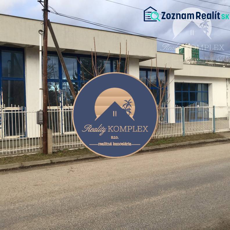 Vám ponúka do PRENÁJMU priestranné a slnečné ob - Budova obchodného priestoru na ulici 1. mája v Hurbanove so sklenenými výkladmi.