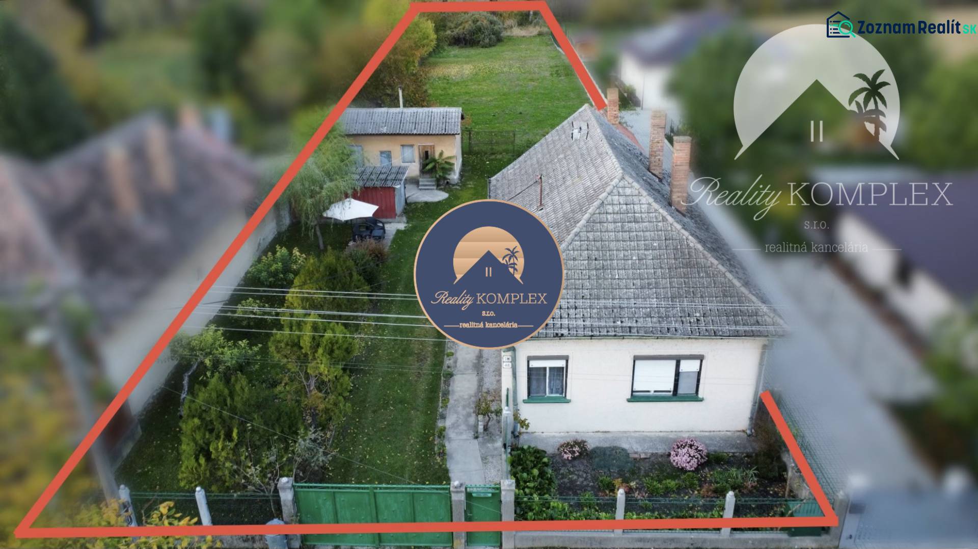 Investičný pozemok s obývateľným domom vo Vrakúni - Rodinný dom vo Vrakúni so záhradou, oplotením a spevnenou cestou.