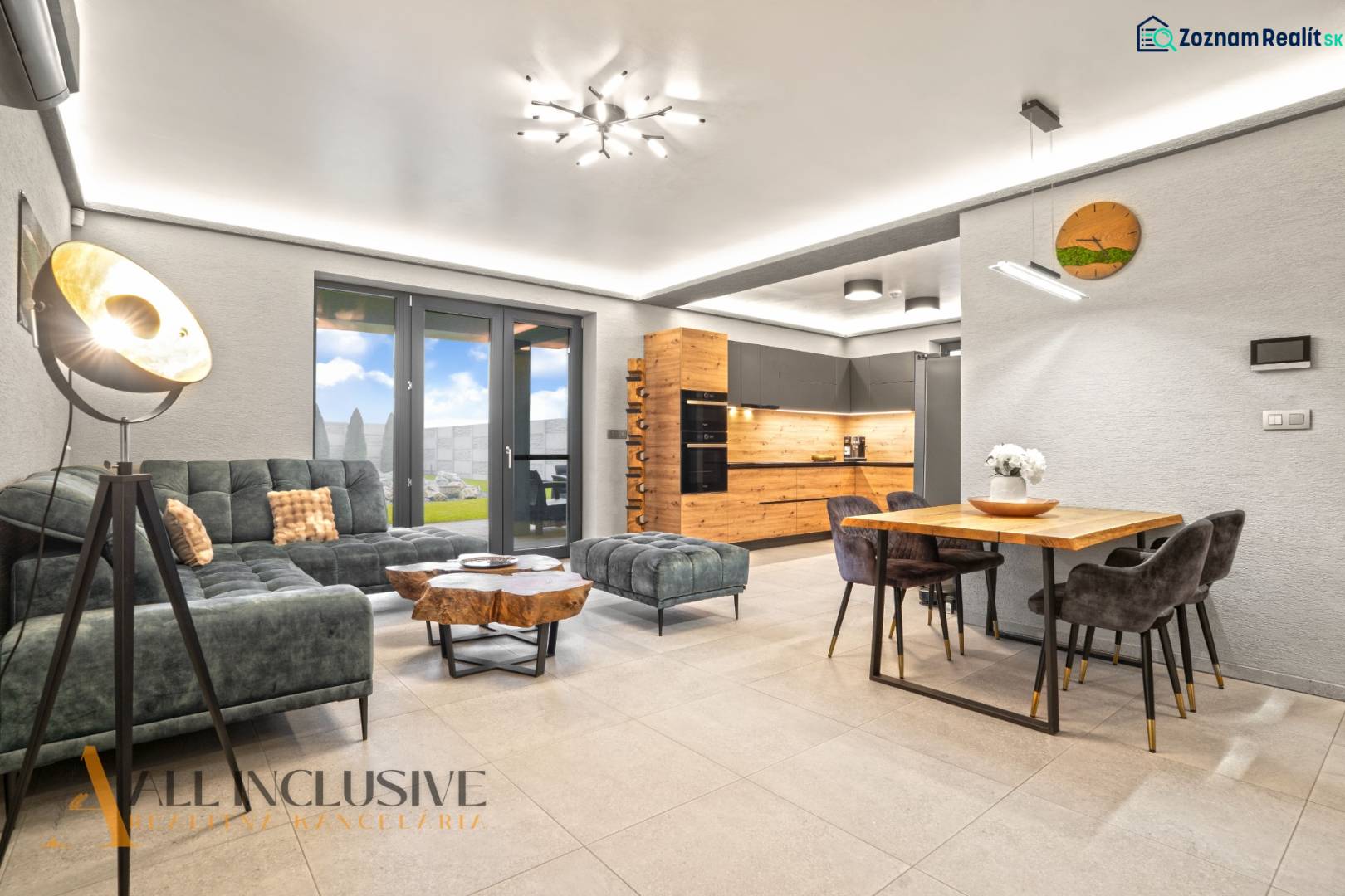 ALL INCLUSIVE I NOVOSTAVBA 4- IZBOVÝ RD SMART HOME - MOSTOVÁ (GA) - Obývačka s kuchyňou v rodinnom dome, podlaha s dreveným dekorom, pohovka a stolík.