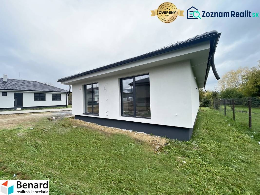 DOKONČENÁ NOVOSTAVBA,SOĽ-VRANOV N. TOPĽOU,MOŽNÁ DOHODA - Rodinný dom v Prešove so záhradou a veľkými oknami, oplývajúci priestrannými a svetlými interiérmi.