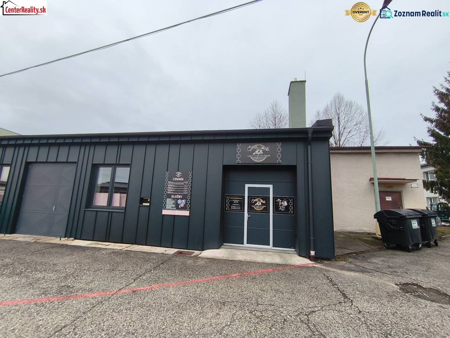 Ponuka na odstupenie detailingového štúdia a autoumyvárne v Prievidzi - Budova obchodných priestorov na Košovskej ceste v Prievidzi, vonkajší vzhľad.