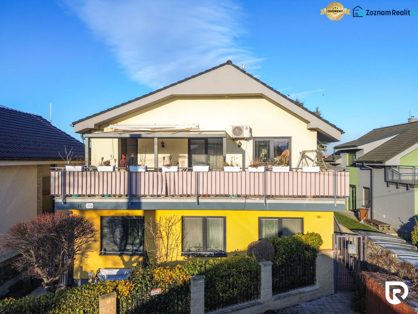 4i byt s atmosférou domu, terasou a parkovaním | Vrakuňa, 129m2 - Rodinný dom so záhradou na Tymiánovej ulici v Bratislave - Vrakuni.