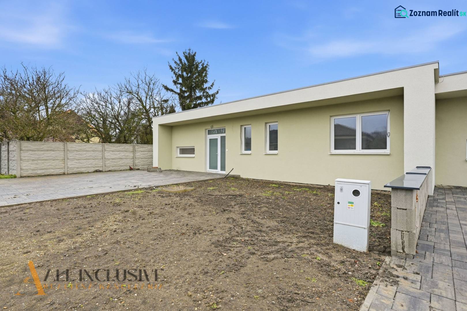 Na predaj 4-izbové novostavby, Veľká Paka - Rodinný dom na Čukárskej Pake vo Veľkej Pake s priestranným pozemkom a terasou.