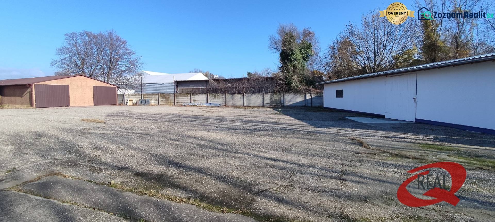 **BEZ PROVÍZIE**PRENÁJOM SKLADU S PARKOVANÍM ** - Exteriérové priestory skladov a hál v Bratislave - Novom Meste na Magnetovej ulici.