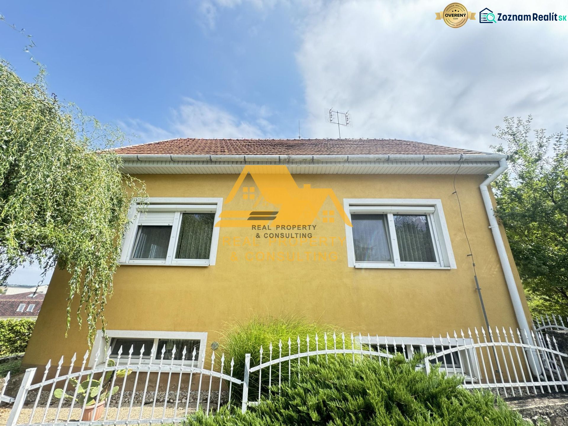 Exkluzívne! Predám apartmánový dom v obci Podhájska