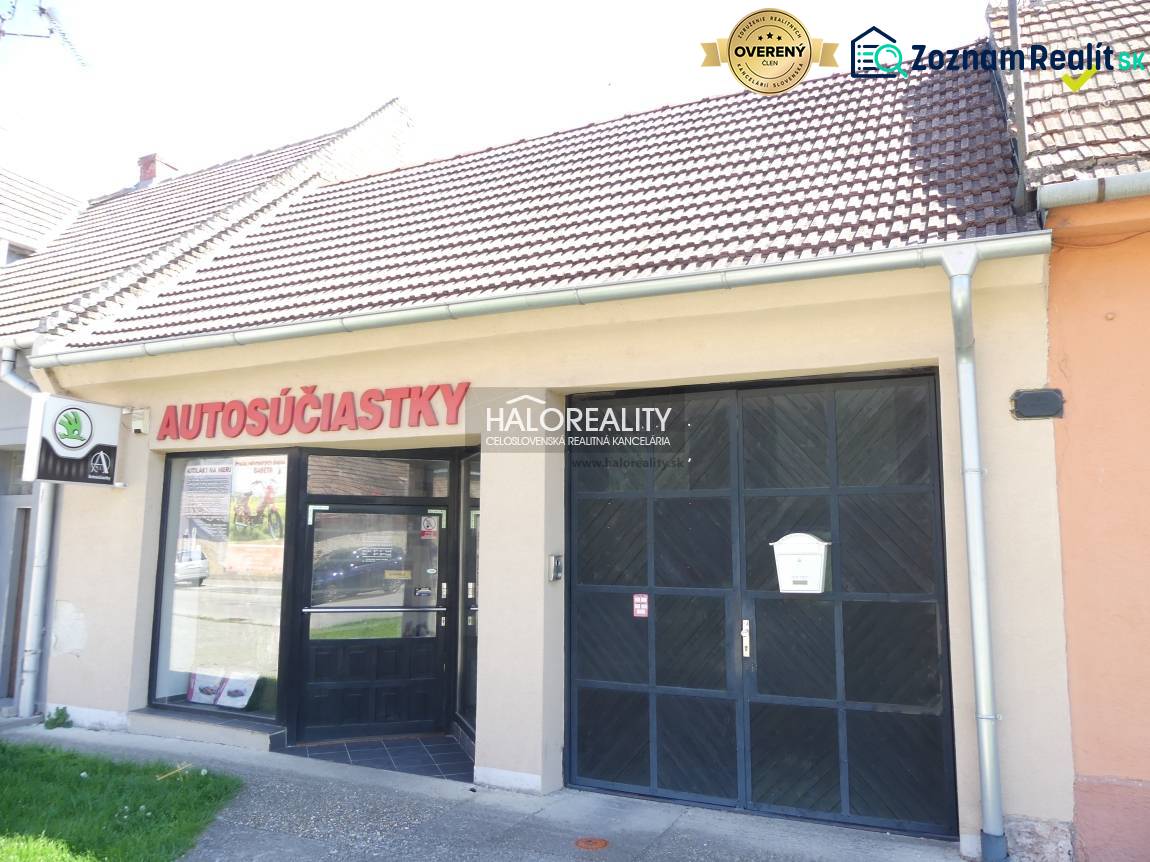 Predaj, rodinný dom Trnava, polyfunkčný objekt s veľ... - Obchod s autosúčiastkami v Trnave v rodinnom dome, s nenápadným vstupom.