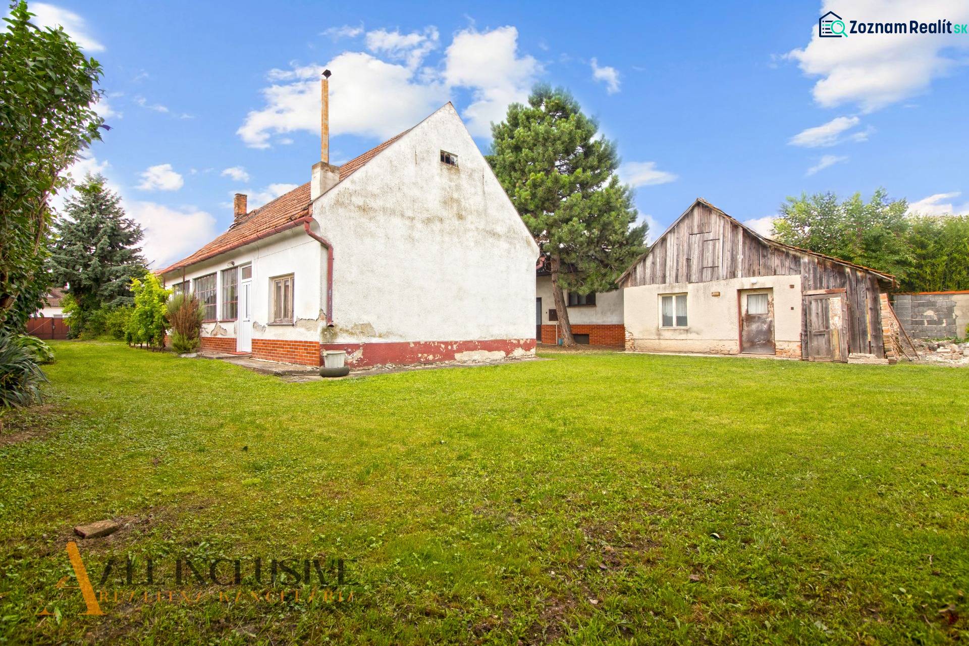 NA PREDAJ 2 ROD. DOMY NA 12-ÁROVOM POZEMKU, MALÁ MAČA - Rodinný dom na Malej Mači v Galante s priestrannou záhradou obklopenou prírodou.