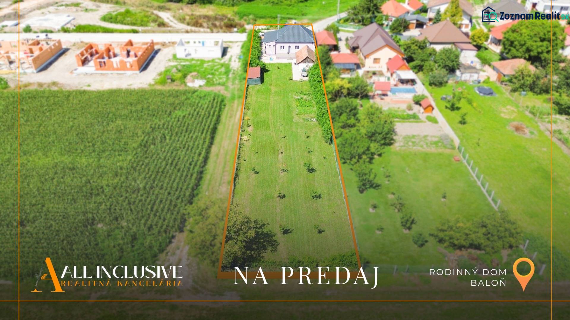 REZERVOVANÉ 3-IZBOVÝ RODINNÝ DOM V OBCI BALOŇ - Rodinný dom v Baloňi obklopený rozsiahlym trávnatým pozemkom a záhradou.