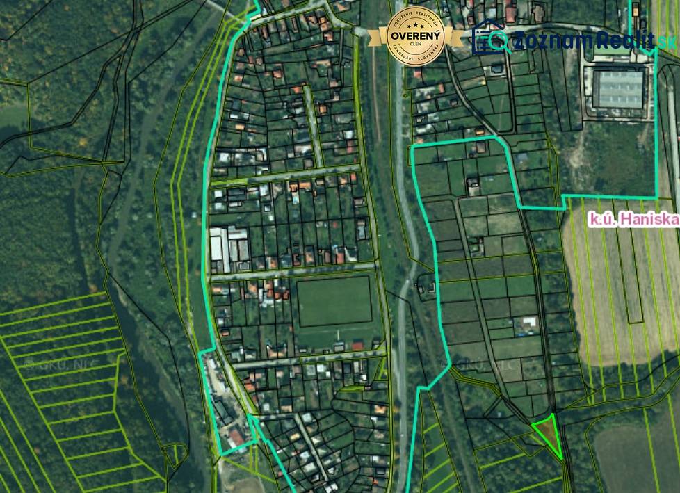 NA PREDAJ STAVEBNÝ POZEMOK  V DOSAHU MHD PREŠOV - HANISKA - Letecký pohľad na parceláciu pozemkov pre bývanie v obci Haniska.