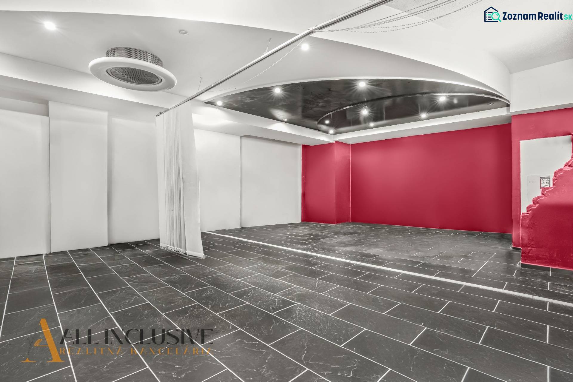 NA PREDAJ OBCH.PRIESTOR, BRATISLAVA–VRAKUŇA (PENTAGON) - Čierno-biely interiér obchodného priestoru s červenými stenami a dlažbou.