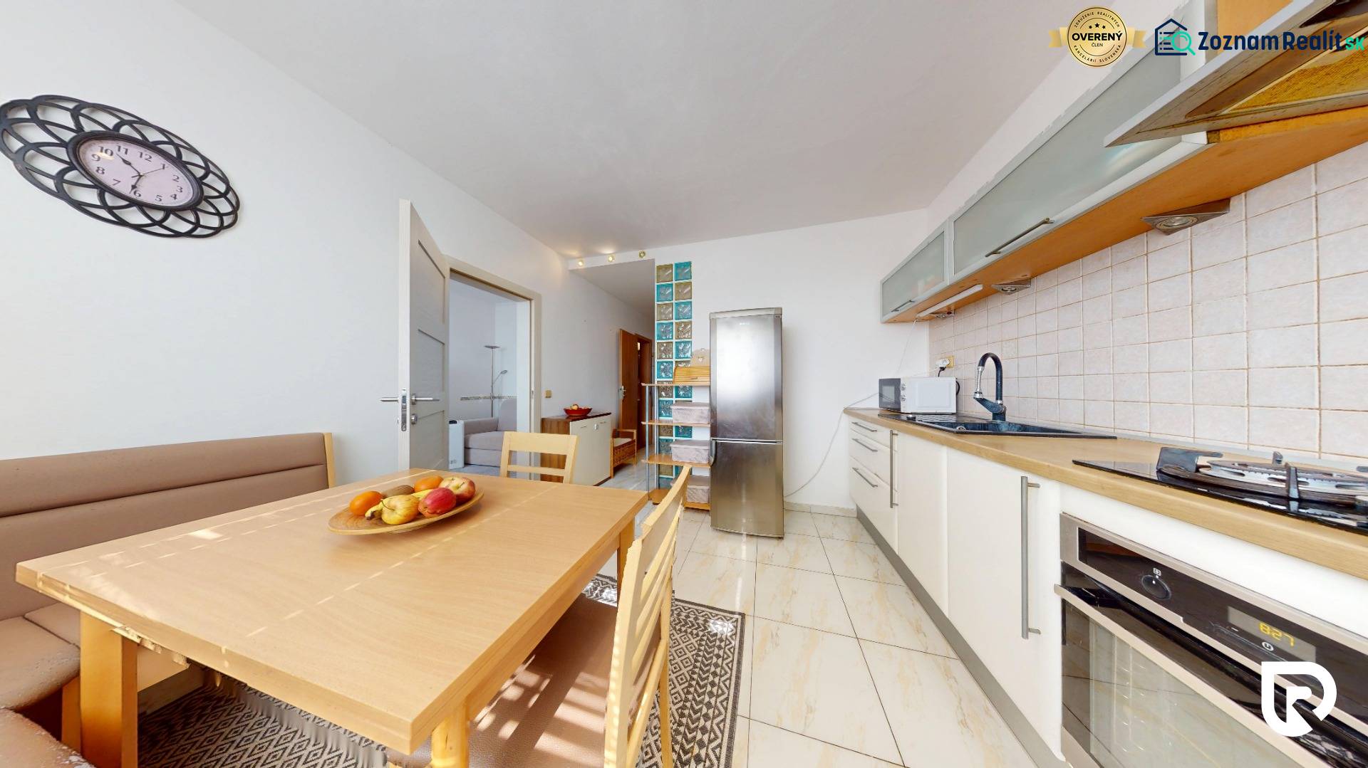 RADO I 4i byt, 90m2 I ul. Opatovská I Trenčín - Kuchyňa v 4-izbovom byte s jedálenským stolom a kuchynskou linkou.