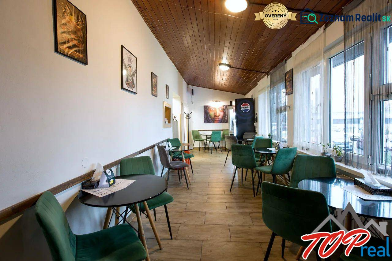 PRENÁJOM - Bistro/ Gastro prevádzka - Košice - Juh - Kaviareň s dreveným stropom a dekoratívnymi stoličkami, Gastro priestory.