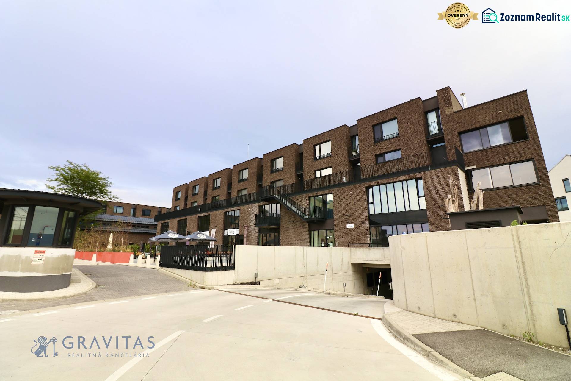 Komfortne vybavený 2-izbový byt v projekte 2 Sýpky - Exteriér bytového komplexu na Námestí pri Sýpke v Bratislave - Jarovciach.
