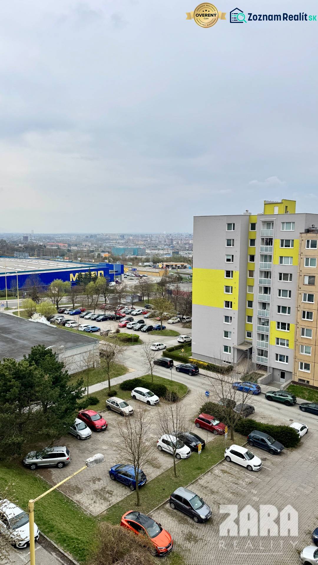 SOFIJSKÁ -  Pekný 2 izbový byt, 52m² + LOGGIA, 7/8 posch. - Panelák na Sofijskej ulici v mestskej časti Sídlisko Ťahanovce, Košice, s parkoviskom a výhľadom.