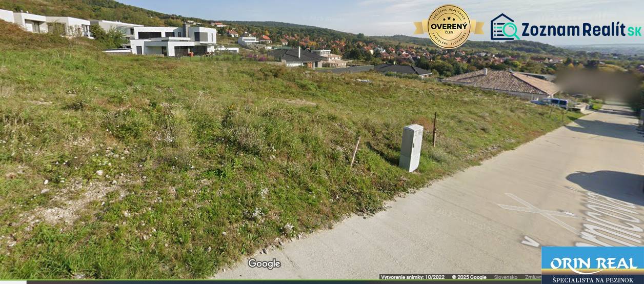 ,,,REZERVOVANÝ,,,PREDAJ SP V LIMBACHU - 1165 m2 - Pozemky na ulici Cintorínska, vhodné na bývanie, s výhľadom na krajinu.