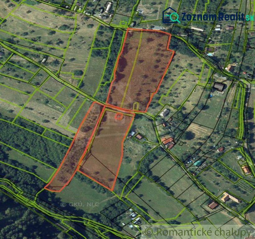 Vaša vlastná oáza na lazoch: Pozemok s dušou a krásnym výhľadom - Letecký pohľad na pozemky - bývanie v meste Krupina so zakreslením parciel.