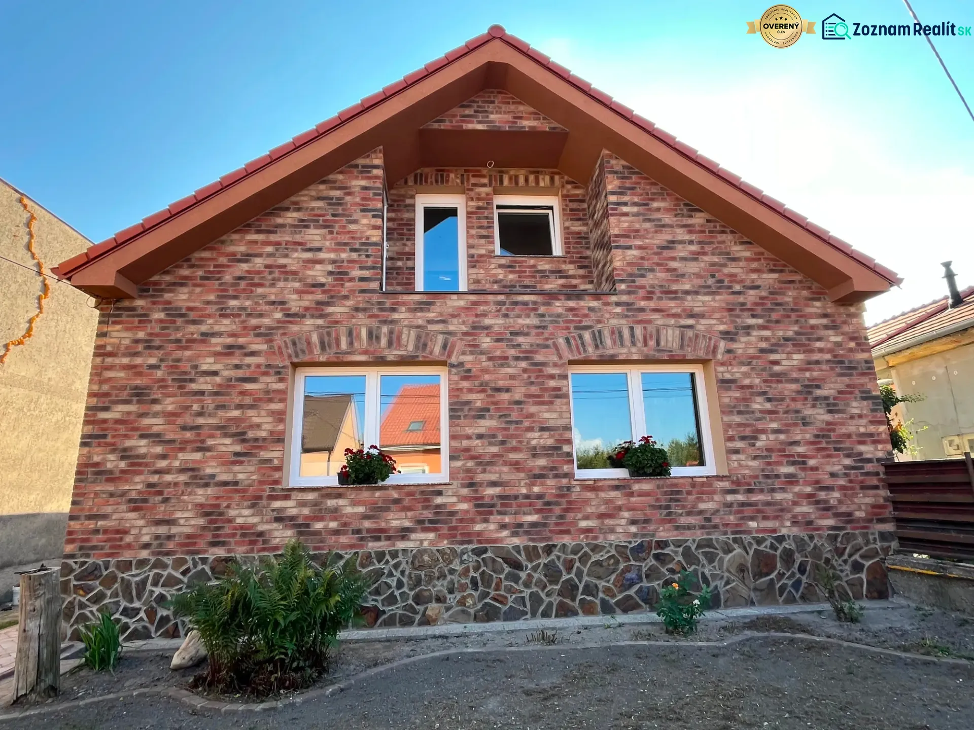 I Predaj štýlového tehlového domu v Rajke pri Bratislave - 3.webp