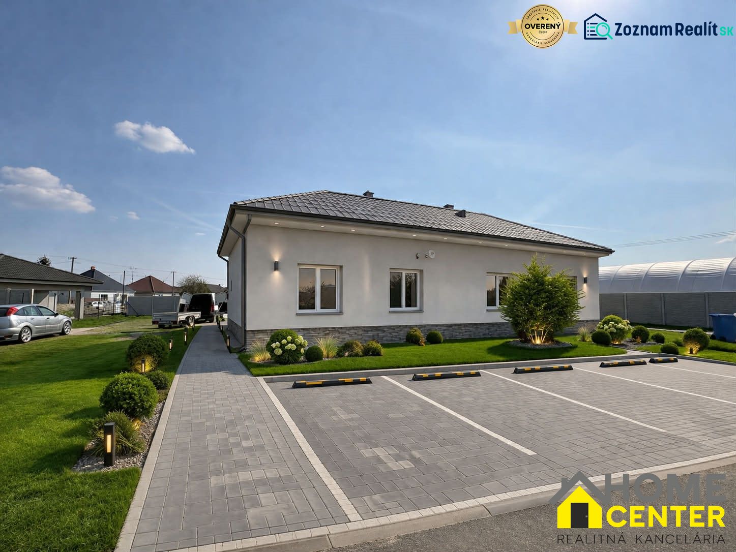 PREDAJ: Rodinný dom po rekonštrukcii /700 m2 pozemok/ Zemianska Olča - Rodinný dom v Zemianskej Olči so záhradou, parkoviskom a dláždeným chodníkom.