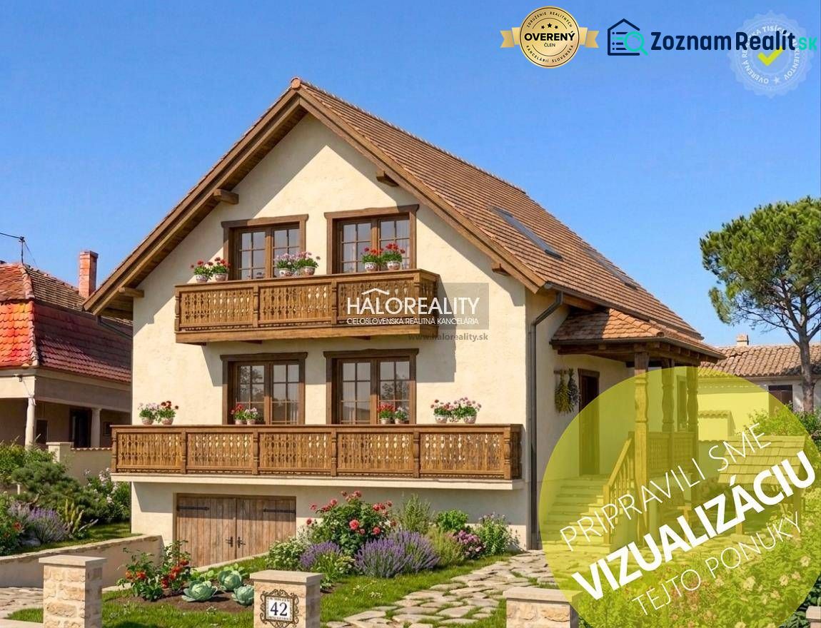 Predaj, rodinný dom Radvaň nad Dunajom, s platným st... - Rodinný dom v Radvani nad Dunajom s drevenými prvkami a záhradou v kvitnúcich farbách.