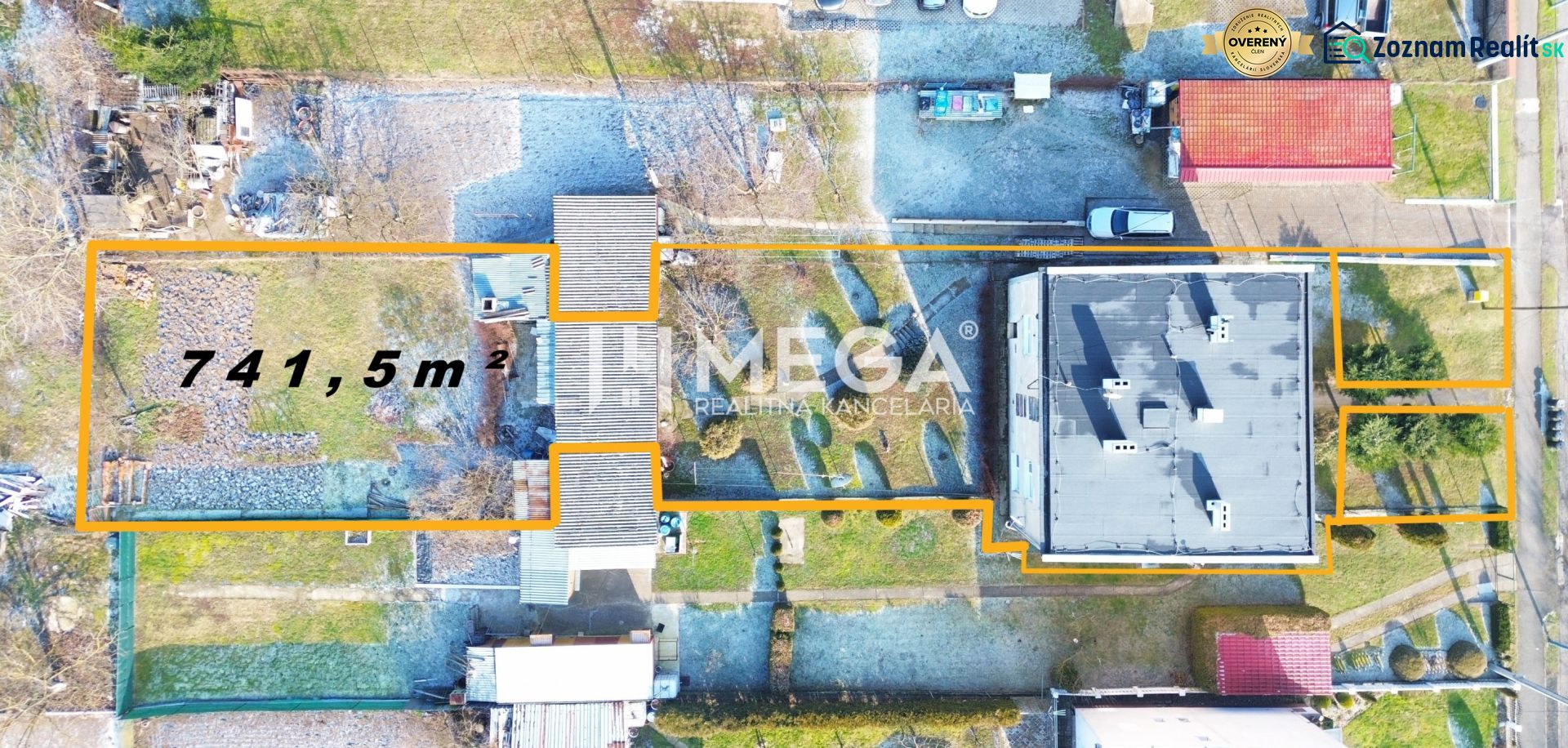 NA PREDAJ KVALITNÝ STAVEBNÝ POZEMOK 741,5 m² V MESTE HUMENNÉ - Letecký pohľad na pozemky pre bývanie v Humennom s vyznačenou plochou 741,5 m².