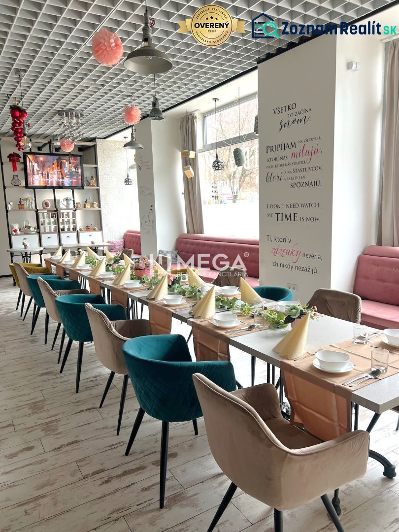 ODSTÚPENIE ZABEHNUTEJ REŠTAURÁCIE Bistro Dominika–VRANOV N/T - Reštaurácia s kreatívnou výzdobou, povrch s dreveným dekorom, upravené stolovanie.