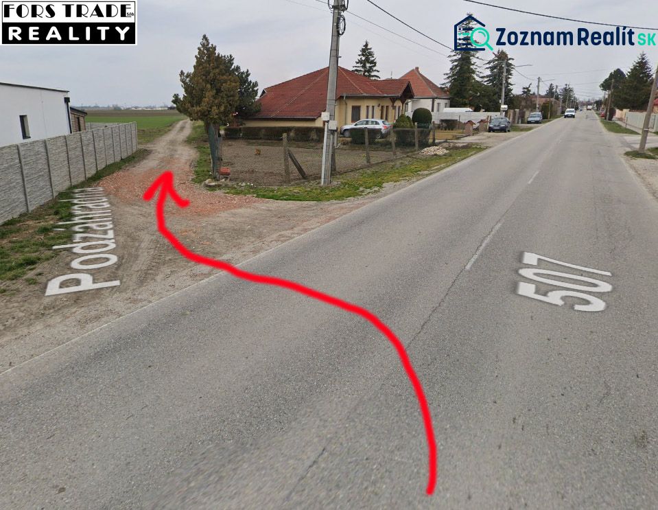 Predám pozemok v Mostovej - 2244m2  - Vidiecka cesta s odbočkou na ulici Podzámska, vhodné pozemky na bývanie.