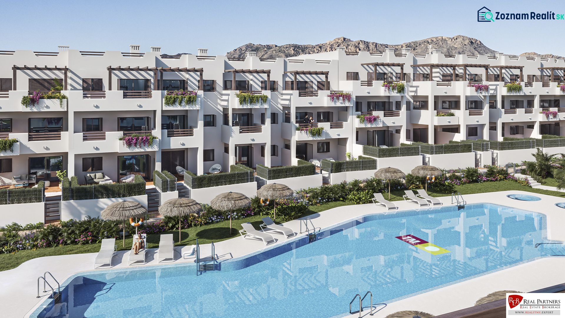 1-izbový apartmán pri pláži, Pulpí, Costa de Almería - Rekreačný apartmán v Pulpí s bazénom, ležadlami a slnečníkmi, obklopený zeleňou.