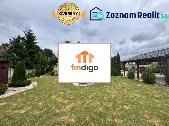 PREDAJ - 3 izbový rodinný dom Trnovec nad Váhom - Záhrada rodinného domu na Lesníckej ulici v Trnovci nad Váhom s trávnikom a altánkom.