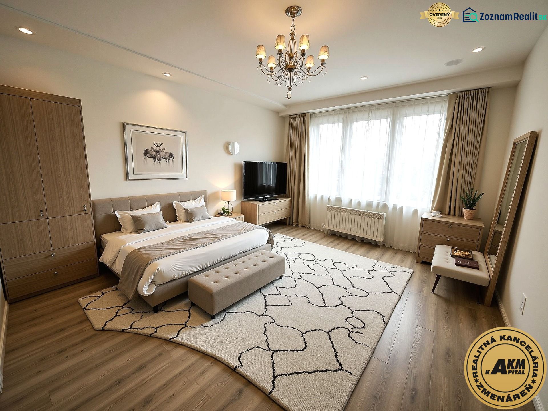 2 izbový byt, 58 m² na predaj, Zvolen, Podborová - Spálňa s pohodlnou posteľou, elegantným kobercom a podlahou s dreveným dekorom v 2-izbovom byte.