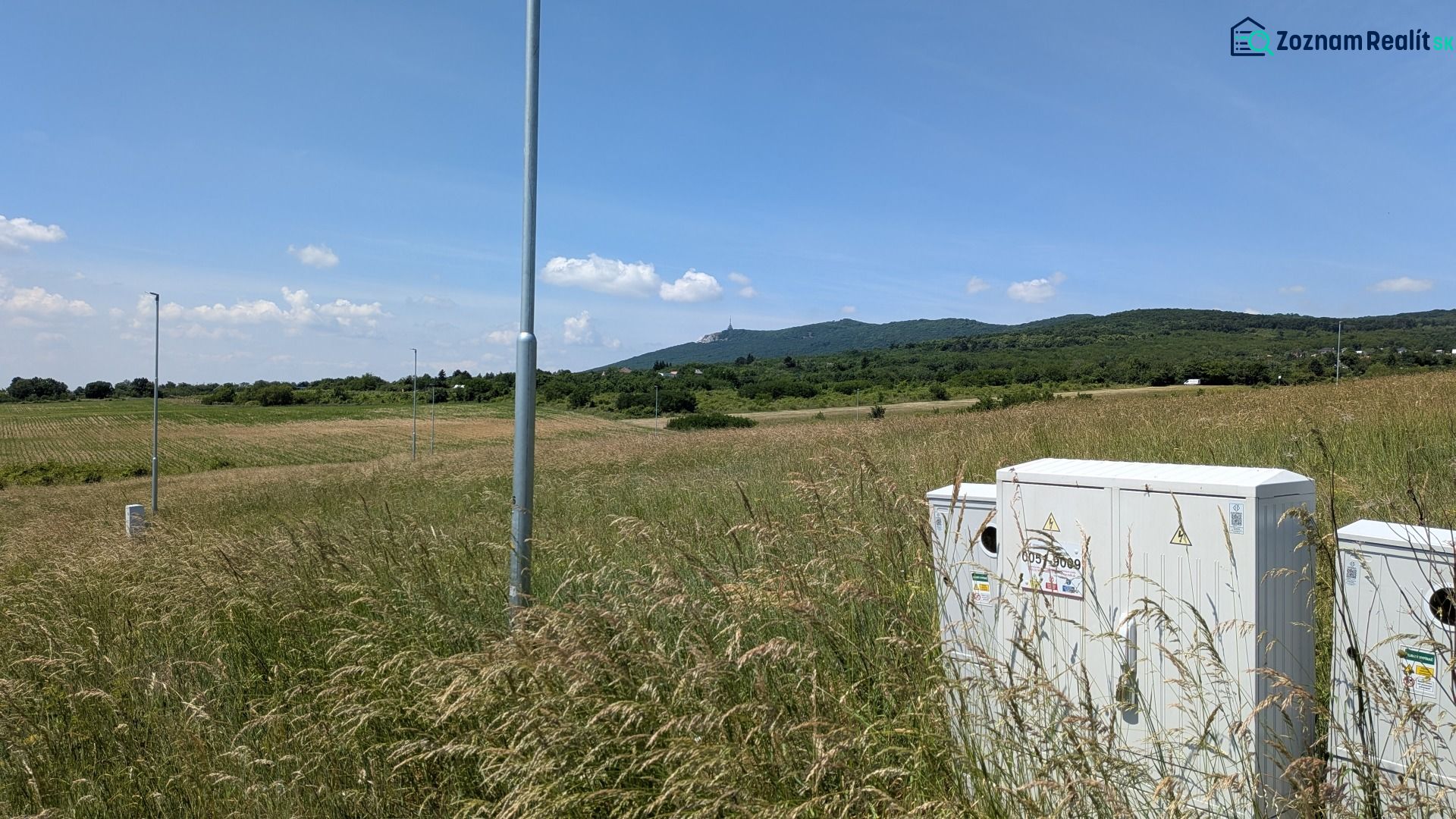 Stavebný pozemok 681 m2 v Štitároch  - Pozemky - bývanie na Zamoyského ulici v Štitároch, obklopené prírodou a rozľahlými poliami.