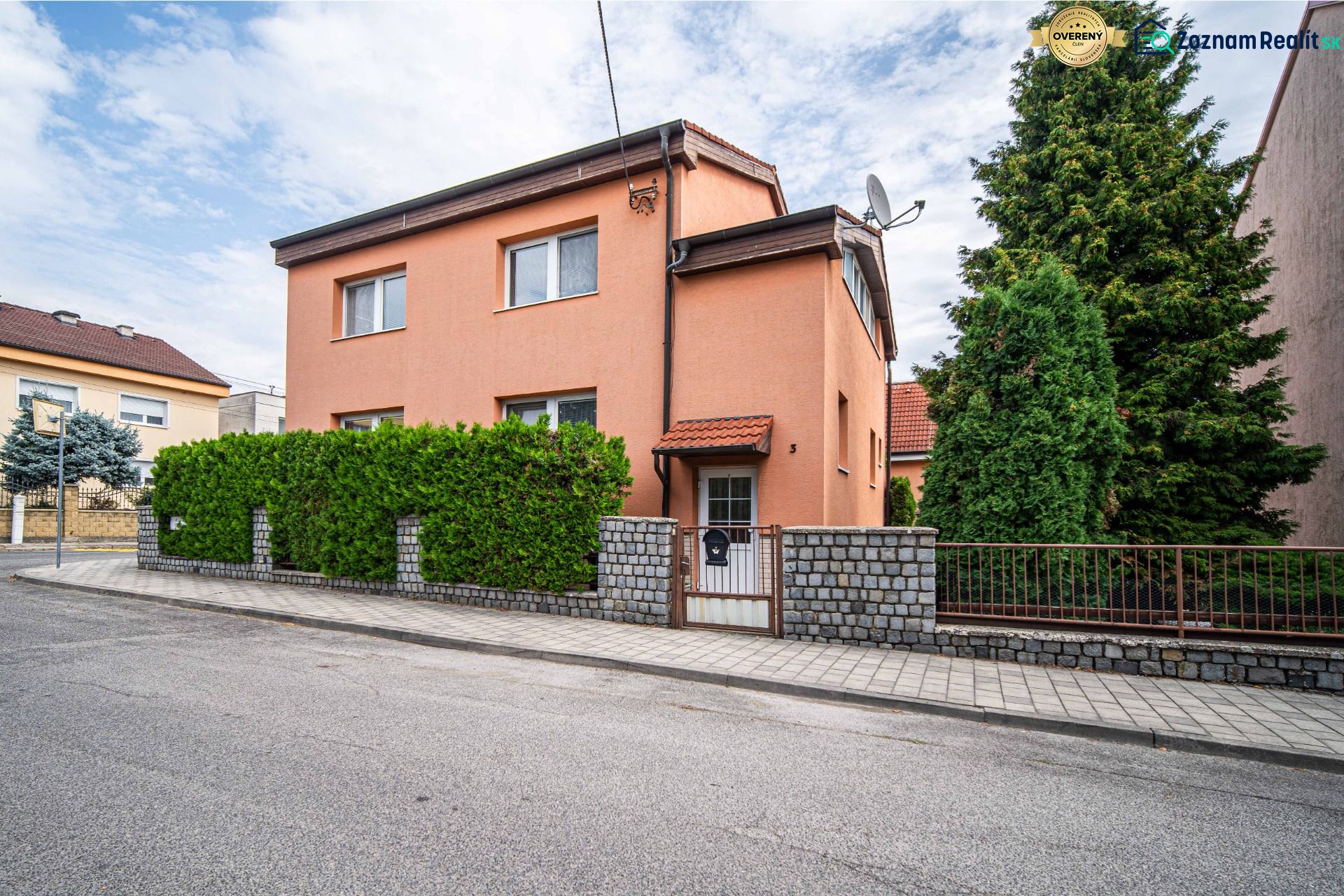 5i RODINNÝ DOM NA PREDAJ, POZEMOK 390 m2 - LIMBACH