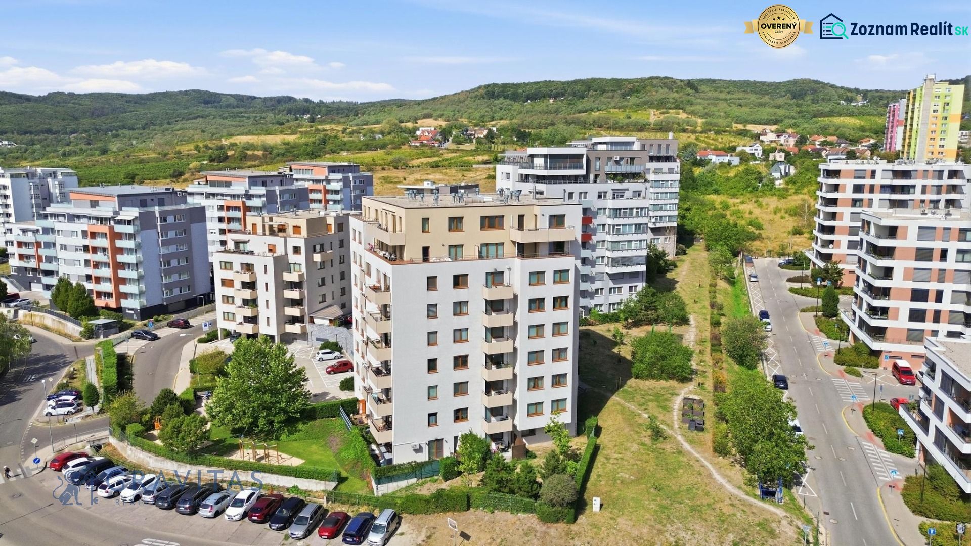 Zariadený 2-izbový byt s loggiou na Kadnárovej ulici